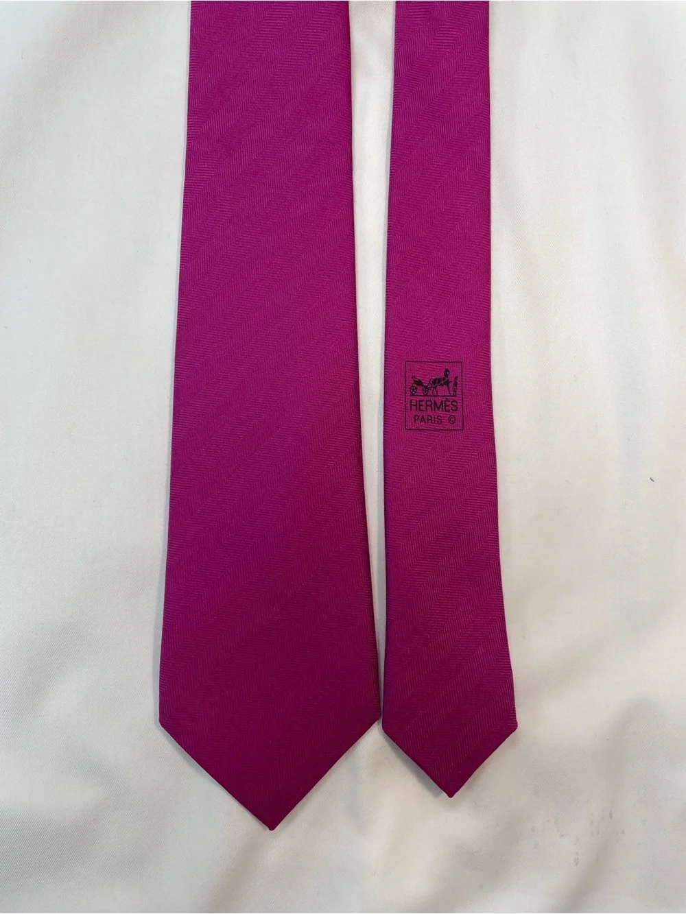 Hermes 100% Silk Men’s Tie Pink “Chevron” Silk Tie 153623 PA - Picture 4 of 8